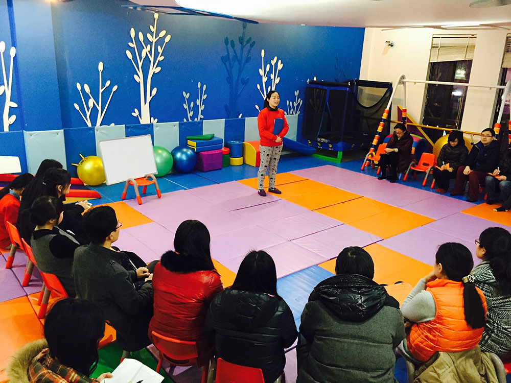 嬰智貝佳老閔行園：培養(yǎng)孩子早期閱讀習慣沙龍回顧
